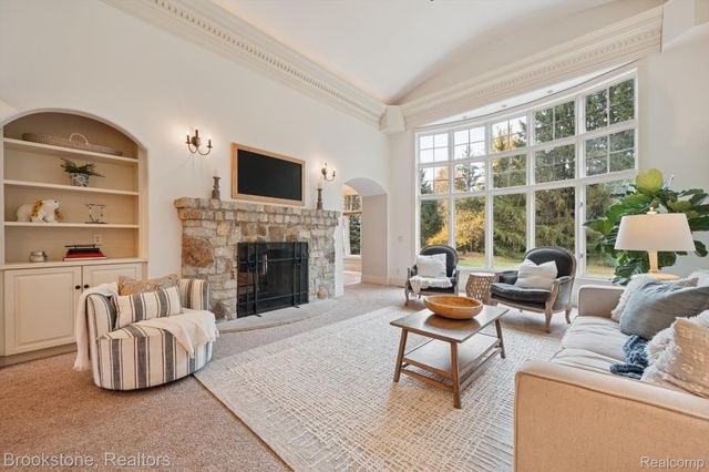 8179 Towering Pines, Springfield Charter Township, MI 48348