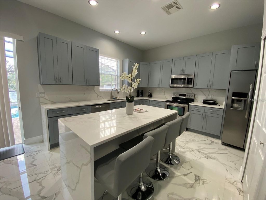 Image 8 of property listing at 1212 DARNABY WAY, Orlando, FL 32824