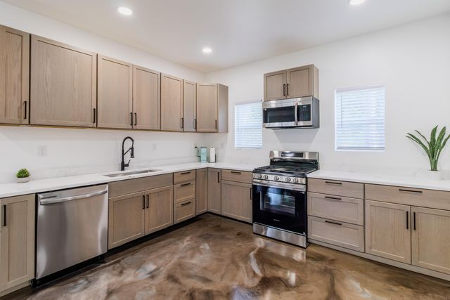 5608 E 10th Avenue, Gary, IN 46403