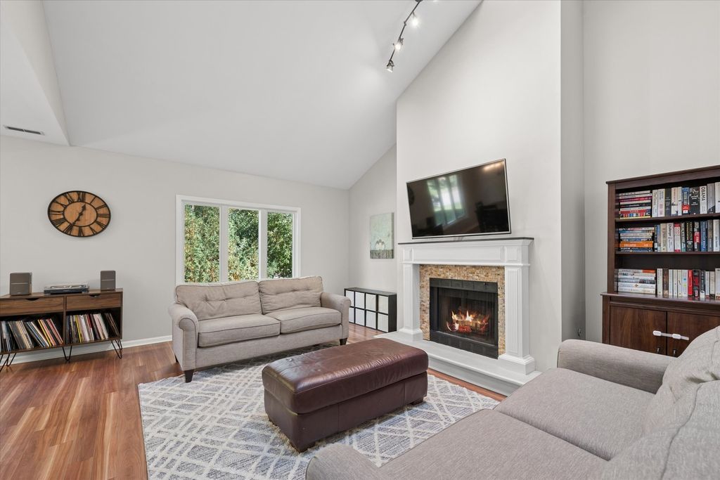 1302 Pimlico Parkway -, Libertyville, IL 60048 — photo 4