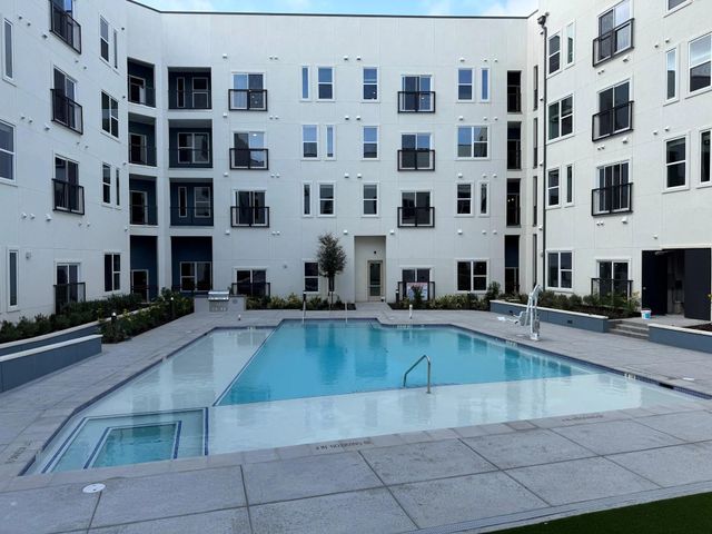 320 Goll ST 2105, Kyle, TX 78640