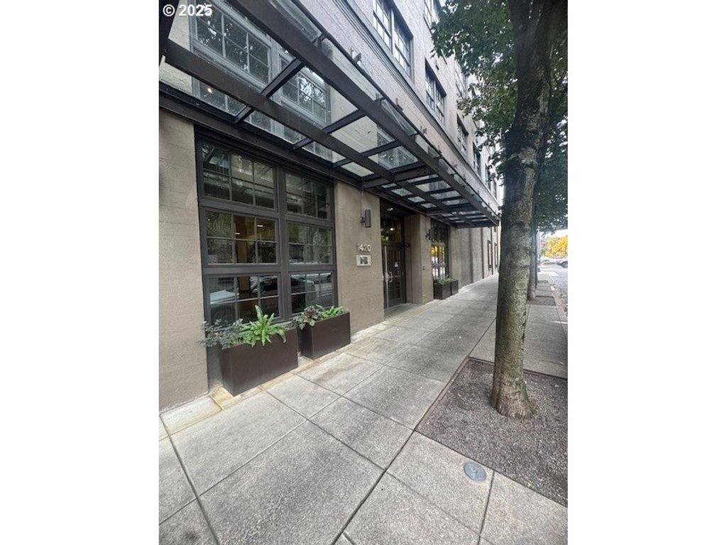 1420 Nw LOVEJOY St 520, Portland, OR 97209