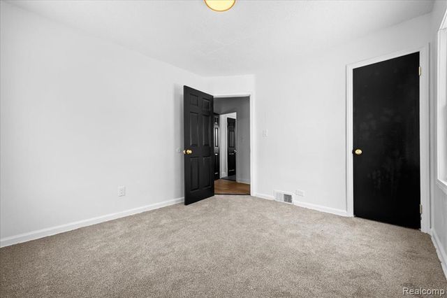 7600 Penrod Street, Detroit, MI 48228