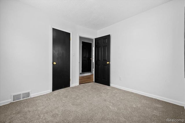 7600 Penrod Street, Detroit, MI 48228