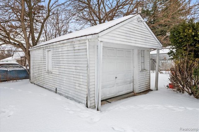 7600 Penrod Street, Detroit, MI 48228