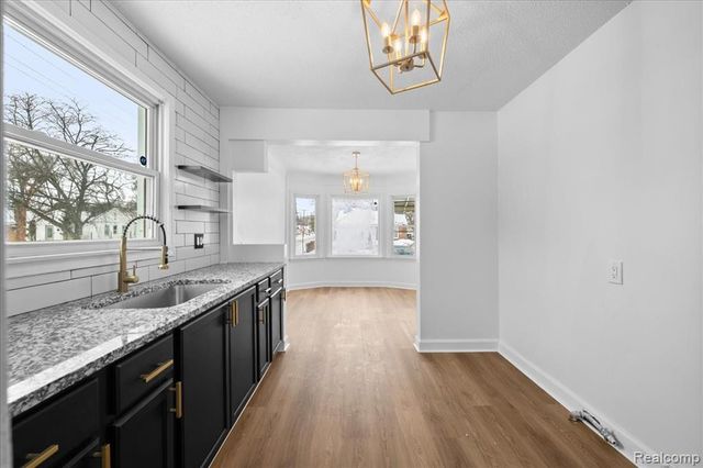 7600 Penrod Street, Detroit, MI 48228