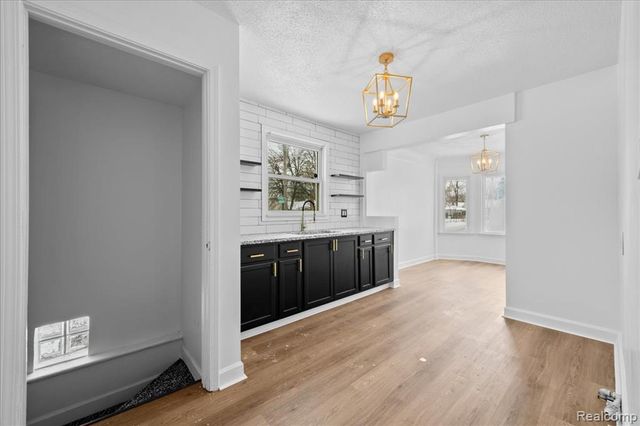 7600 Penrod Street, Detroit, MI 48228