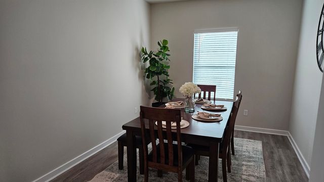 952 N Forestview St, Wichita, KS 67235