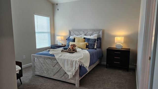 952 N Forestview St, Wichita, KS 67235