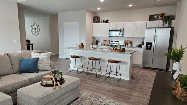 952 N Forestview St, Wichita, KS 67235