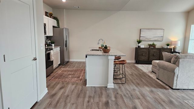 952 N Forestview St, Wichita, KS 67235