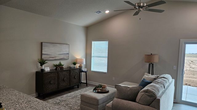 952 N Forestview St, Wichita, KS 67235