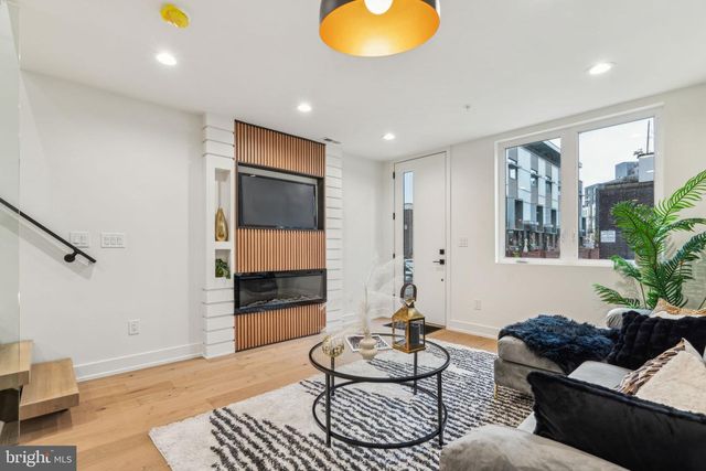 1106 N BODINE ST, Philadelphia, PA 19123