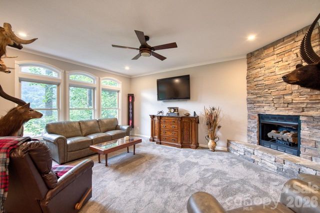 7 Higel Lane, Maggie Valley, NC 28751