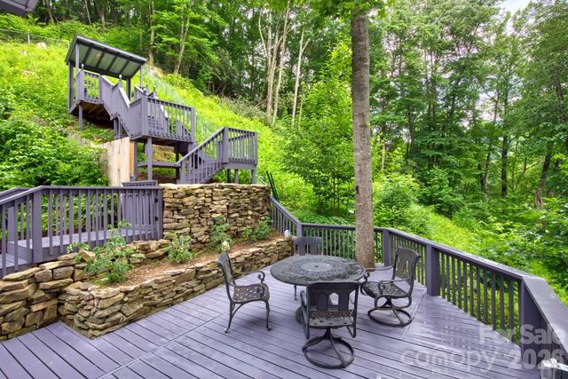 7 Higel Lane, Maggie Valley, NC 28751
