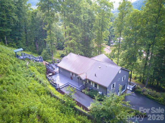 7 Higel Lane, Maggie Valley, NC 28751