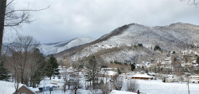 7 Higel Lane, Maggie Valley, NC 28751
