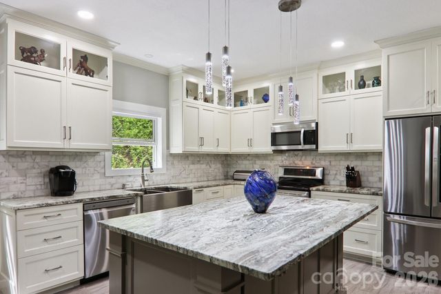 7 Higel Lane, Maggie Valley, NC 28751
