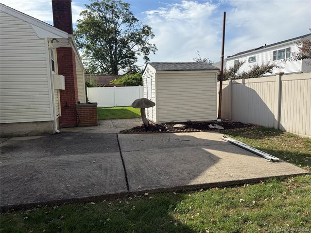 939 Steele Boulevard, Baldwin, NY 11510