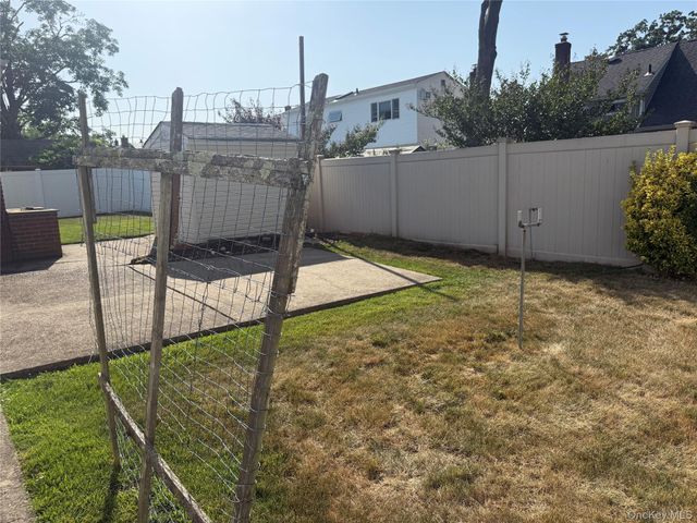 939 Steele Boulevard, Baldwin, NY 11510