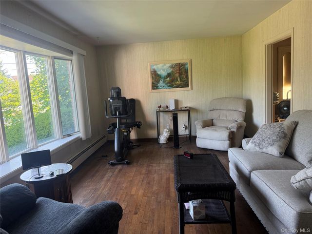 939 Steele Boulevard, Baldwin, NY 11510