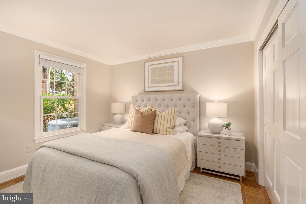 3299 SUTTON PL NW #C, Washington, DC 20016