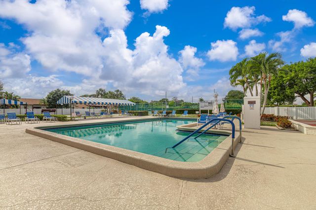 6335 Tall Cypress Circle, Greenacres, FL 33463