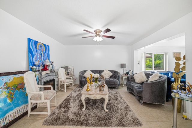 6335 Tall Cypress Circle, Greenacres, FL 33463