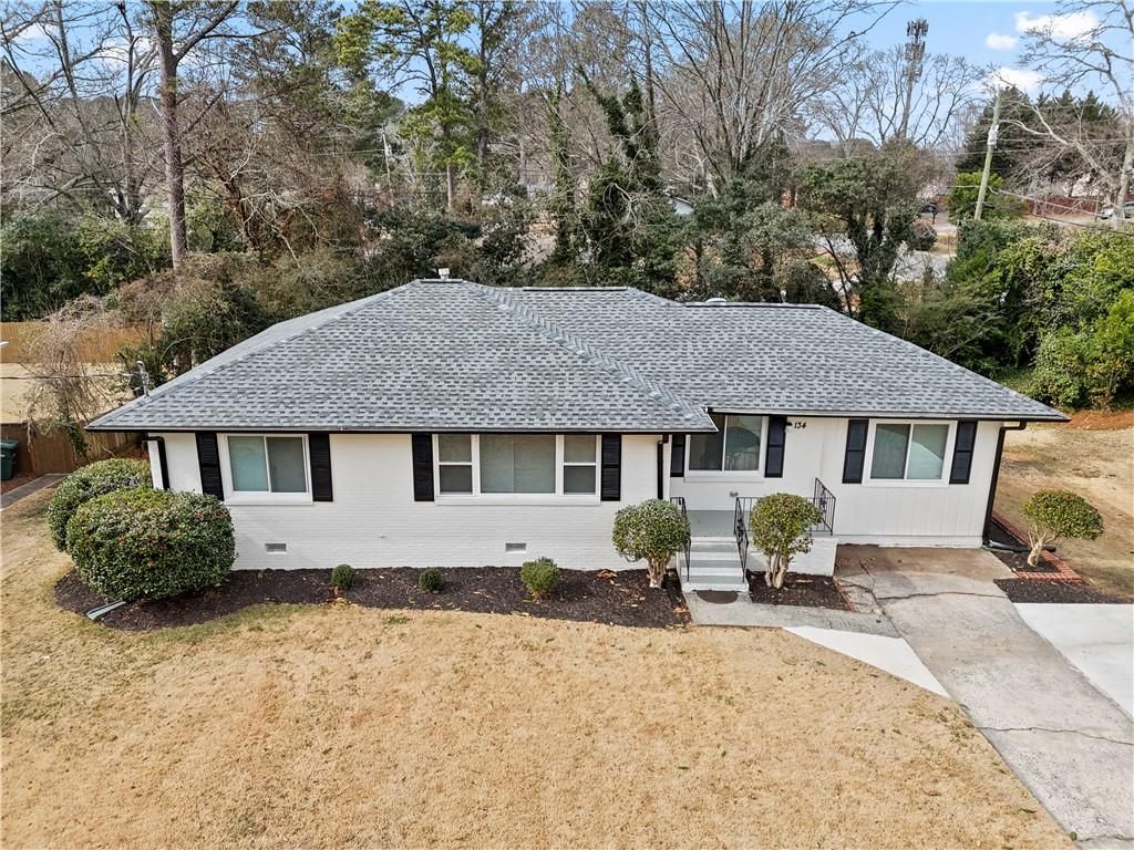 Image 2 of property listing at 134 Normandy SW Drive, Marietta, GA 30064