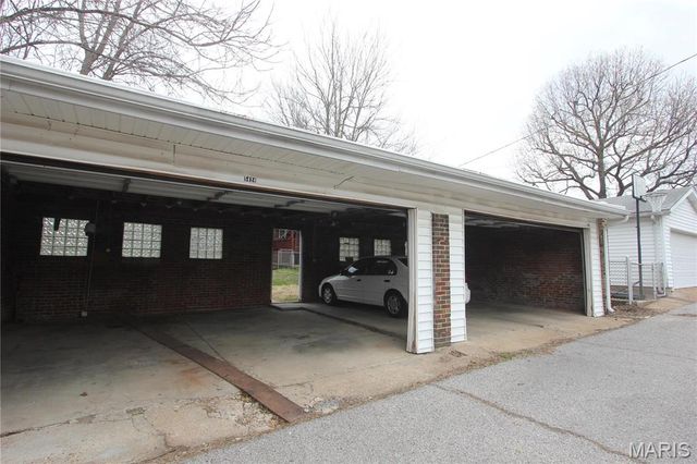 5422 Rhodes Avenue 2F, St Louis, MO 63109