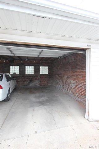 5422 Rhodes Avenue 2F, St Louis, MO 63109