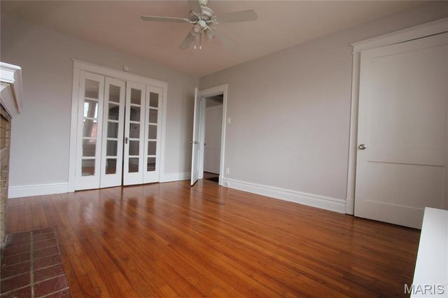 5422 Rhodes Avenue 2F, St Louis, MO 63109