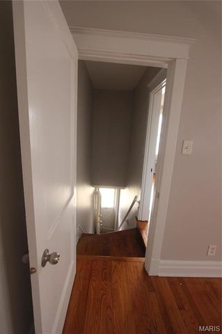 5422 Rhodes Avenue 2F, St Louis, MO 63109