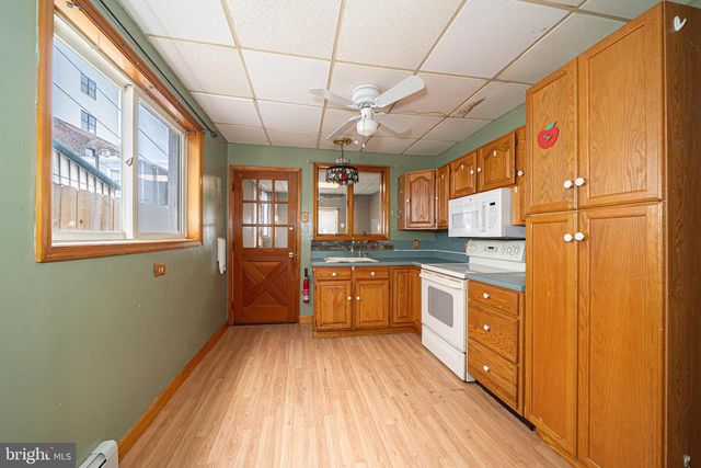 3238 CHATHAM ST, Philadelphia, PA 19134