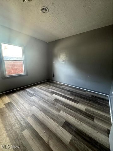 5806 Fleet Avenue, Cleveland, OH 44105