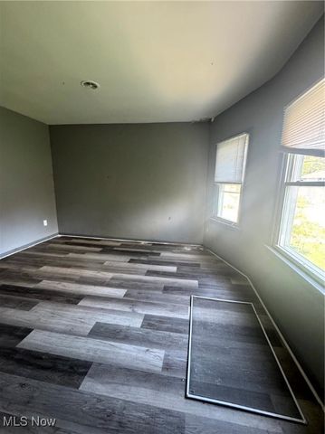 5806 Fleet Avenue, Cleveland, OH 44105