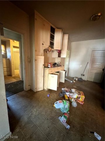 5806 Fleet Avenue, Cleveland, OH 44105