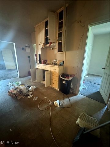 5806 Fleet Avenue, Cleveland, OH 44105