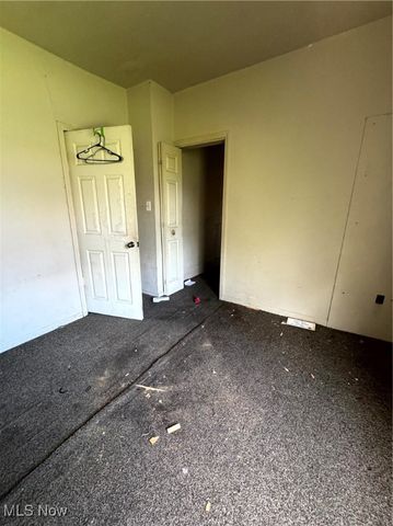 5806 Fleet Avenue, Cleveland, OH 44105