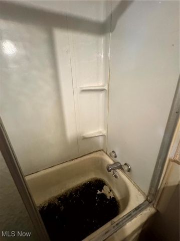 5806 Fleet Avenue, Cleveland, OH 44105