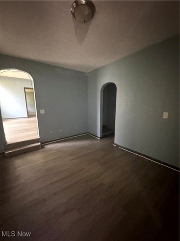 5806 Fleet Avenue, Cleveland, OH 44105