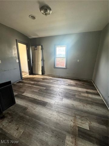 5806 Fleet Avenue, Cleveland, OH 44105