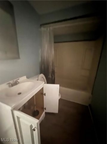 5806 Fleet Avenue, Cleveland, OH 44105