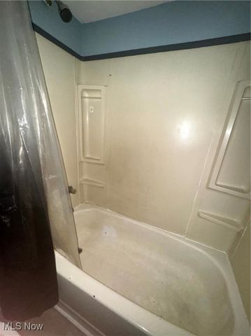 5806 Fleet Avenue, Cleveland, OH 44105