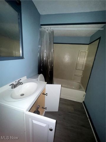 5806 Fleet Avenue, Cleveland, OH 44105