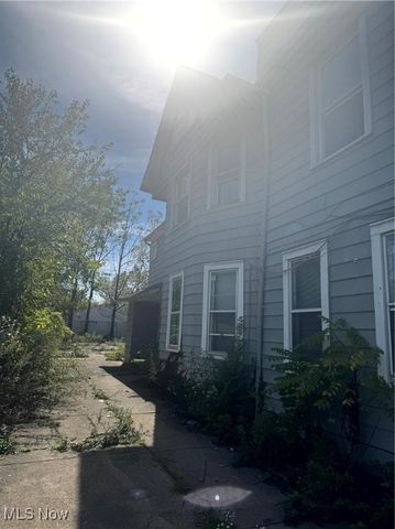 5806 Fleet Avenue, Cleveland, OH 44105