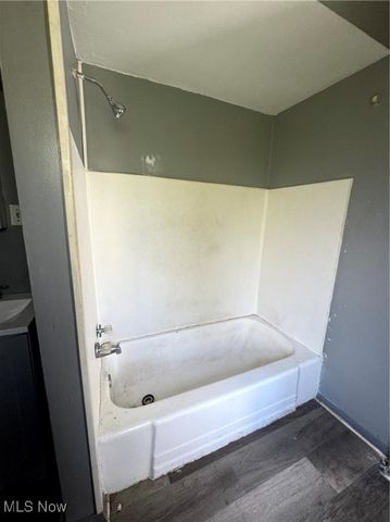 5806 Fleet Avenue, Cleveland, OH 44105