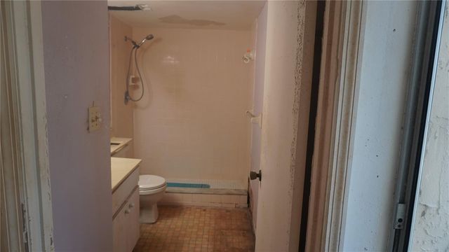 90 S HIGHLAND AVENUE 202, Tarpon Springs, FL 34689