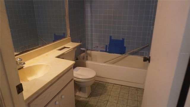 90 S HIGHLAND AVENUE 202, Tarpon Springs, FL 34689