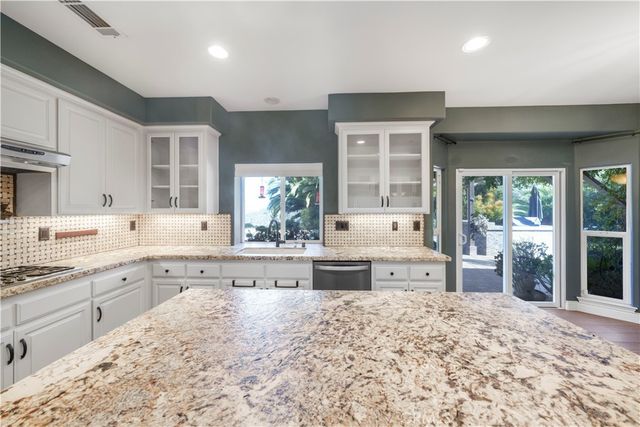 30415 Disney, Vista, CA 92084